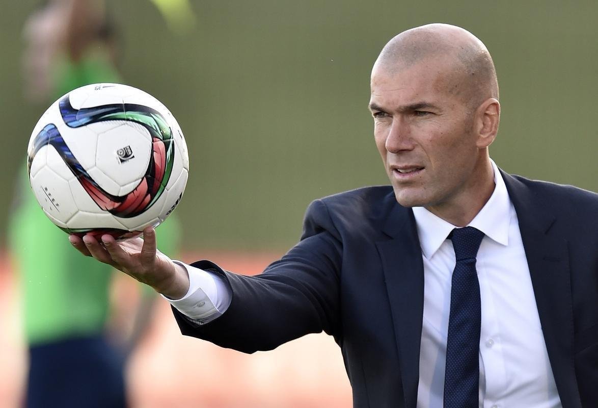 Veja imagens de Zidane como tcnico do Real Madrid