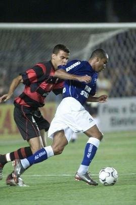 Em junho de 2003, o Cruzeiro deu o segundo passo para alcanar a indita Trplice Coroa. No dia 11 daquele ms, no Mineiro, o time dirigido por Vanderlei Luxemburgo conquistou a Copa do Brasil ao derrotar o Flamengo por 3 a 1. Os gols foram de Deivid, Aristizbal e Luiso. Alex no marcou, mas voltou a dar show em campo, assim como j havia feito no empate por 1 a 1 no duelo de ida, no Maracan, quando fez gol de letra. Aquele foi o quarto ttulo celeste no torneio de mata-matas e deu ainda mais confiana ao elenco para tambm faturar o Brasileiro no segundo semestre de 2003.