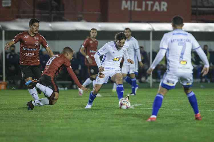 Notas do Cruzeiro: time é apático e joga mal em derrota para o Cuiabá -  Superesportes