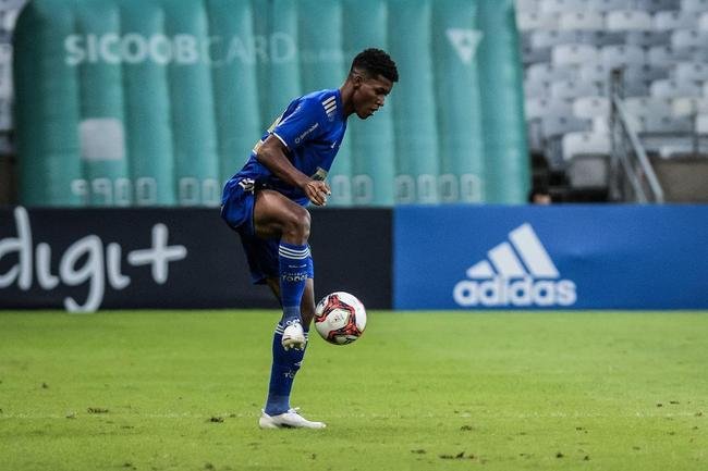 Geovane, lateral-direito - 1 jogo na temporada