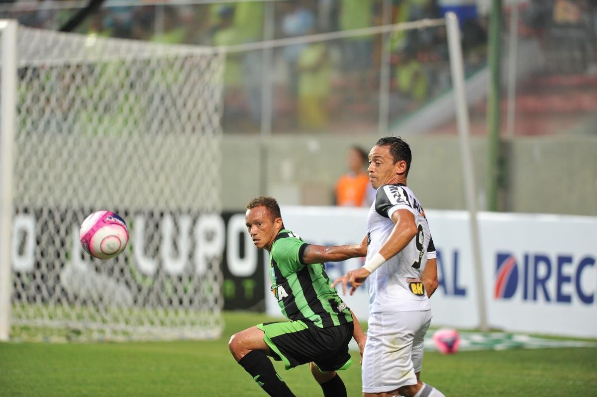 Depois de lances polmicos, Atltico confirmou vitria com gols de Rger Guedes e Ricardo Oliveira