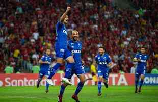 Fotos da vitria do Cruzeiro sobre o Flamengo por 2 a 0, nesta quarta-feira, no Maracan. Gols de Arrascaeta e Thiago Neves garantiram ao time celeste vantagem nas oitavas de final da Copa Libertadores