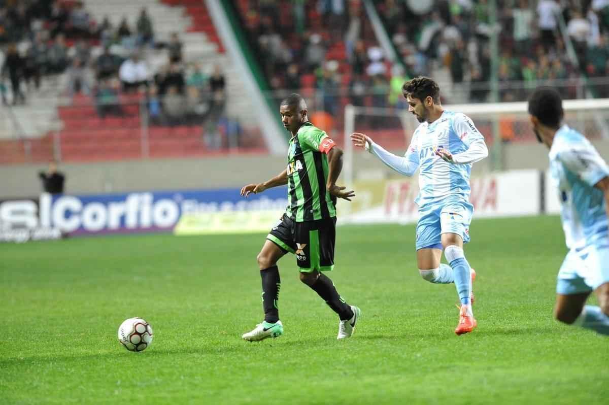 Amrica e Londrina se enfrentaram no Independncia, pela 18 rodada da Srie B do Brasileiro