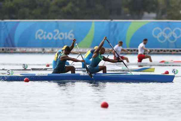 Dupla brasileira conquistou a medalha de prata em prova disputada na Loga Rodrigo de Freitas, neste sbado