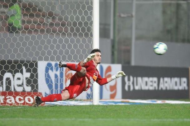 Fotos da vitria do Atltico sobre o Cear, por 2 a 1, no Independncia, com gols de Otero e Luan. Thiago Gallhardo descontou para os cearenses