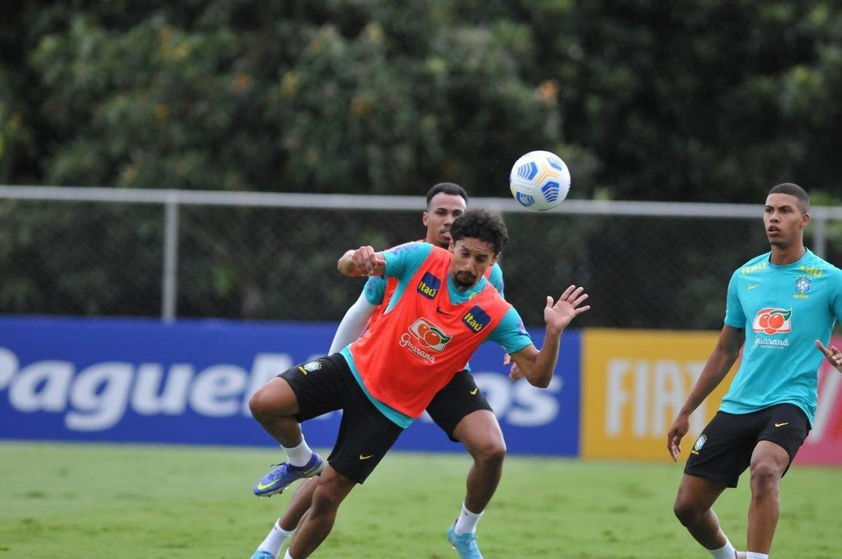 Seleo Brasileira realizou treinamento na tarde deste sbado (29/1) na Toca da Raposa II