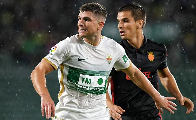 Elche e Mallorca não saíram do empate por 1 a 1 em jogo com chuva e expulsões