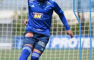 Fotos do primeiro treino de Rafael Sobis na volta ao Cruzeiro, nesta segunda