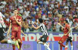 Com gols de Hulk, de pnalti, e Keno (e), o Galo virou sobre o Bahia, por 3 a 2 e chegou ao bicampeonato brasileiro