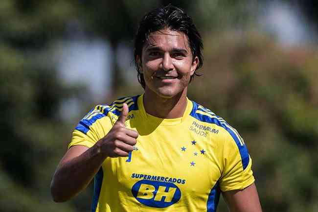 Moreno pode voltar ao time do Cruzeiro no jogo contra o Londrina