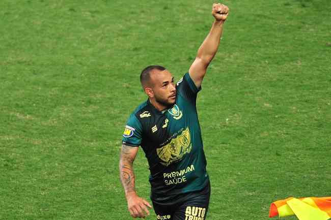 ltimos gols de Rodolfo pelo Amrica haviam sido marcados em 9 de maio, na vitria por 3 a 1 sobre o rival Cruzeiro - ainda pelas semis do Estadual