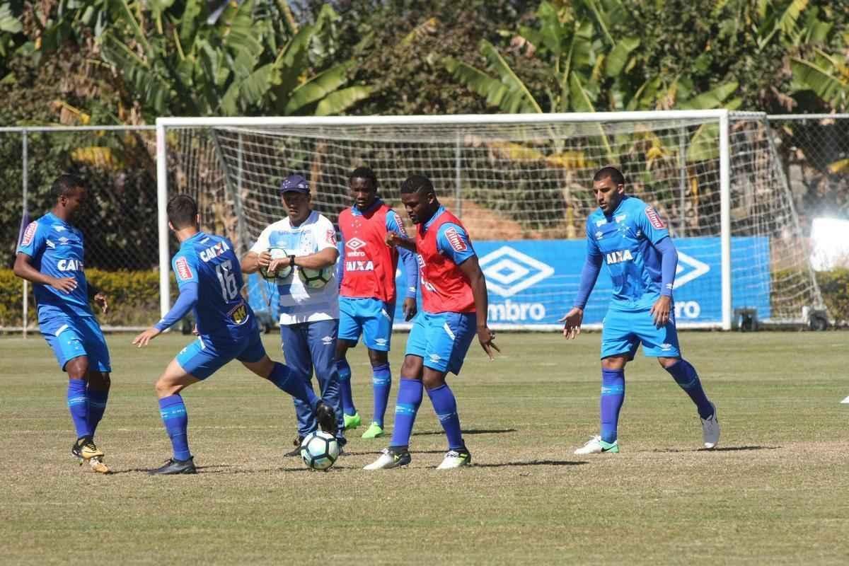 Imagens do treino do Cruzeiro nesta tera-feira (11 de julho) na Toca da Raposa II