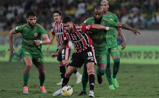 Tricolor vive fase ruim e terminou mais um jogo sem vitria