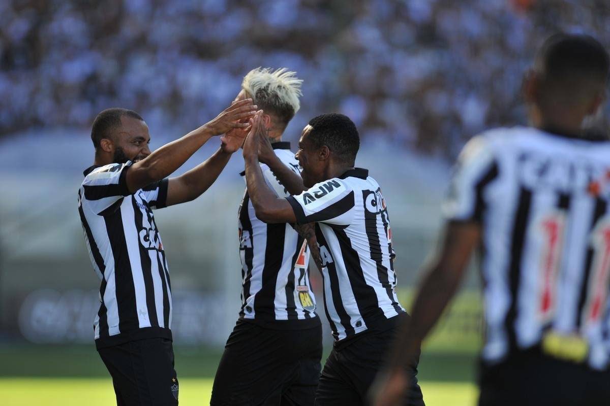 Atltico comeou arrasador e abriu 3 a 0 com gols de Elias (2) e Rger Guedes