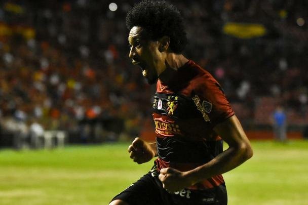 De virada e com gols de Hernane e Guilherme, o Sport reencontrou o caminho das vitórias, diante do Paraná, na Ilha do Retiro, pela 31ª rodada da Série B