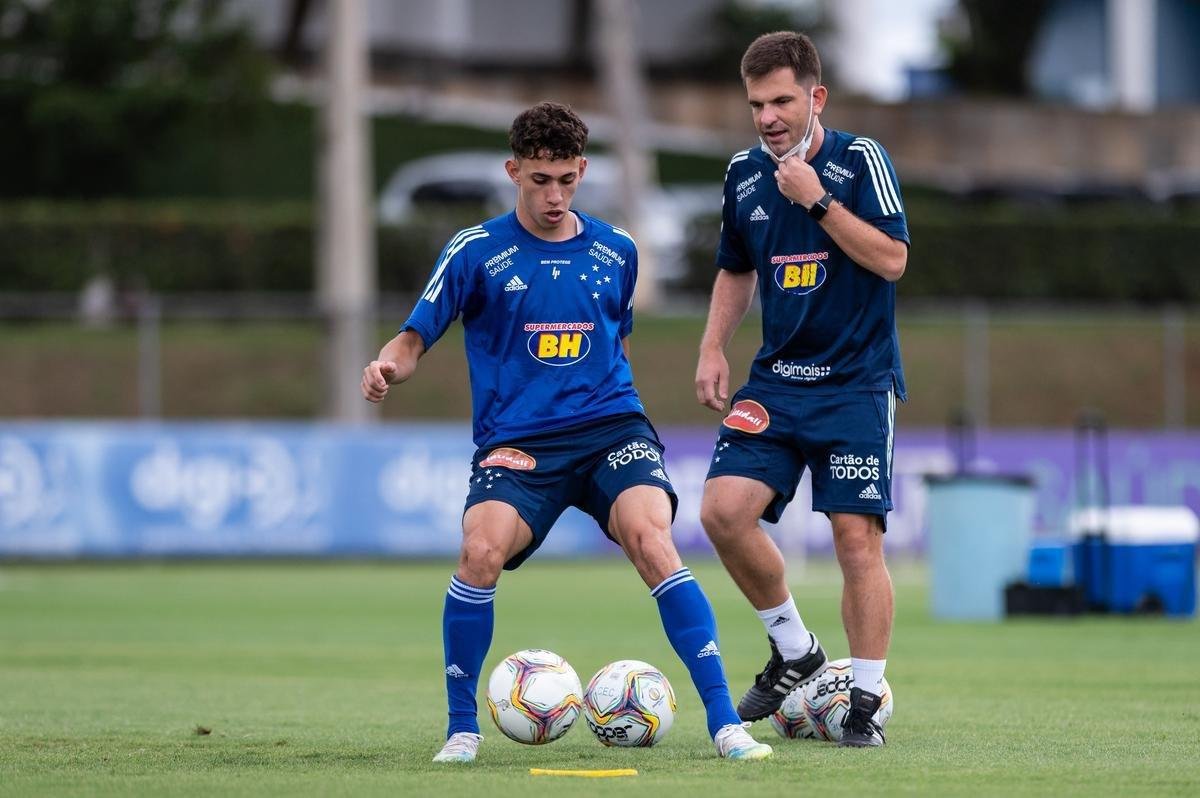 Imagens do primeiro treino do Cruzeiro antes do jogo contra o Cuiabá, pela Série B do Campeonato Brasileiro