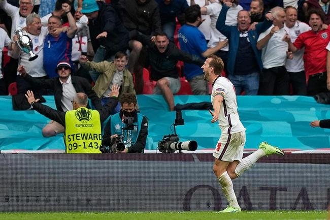 Fotos do gol de Harry Kane, da Inglaterra, sobre a Alemanha, em Wembley. Ingleses venceram por 2 a 0 e avan�aram �s quartas de final da Eurocopa