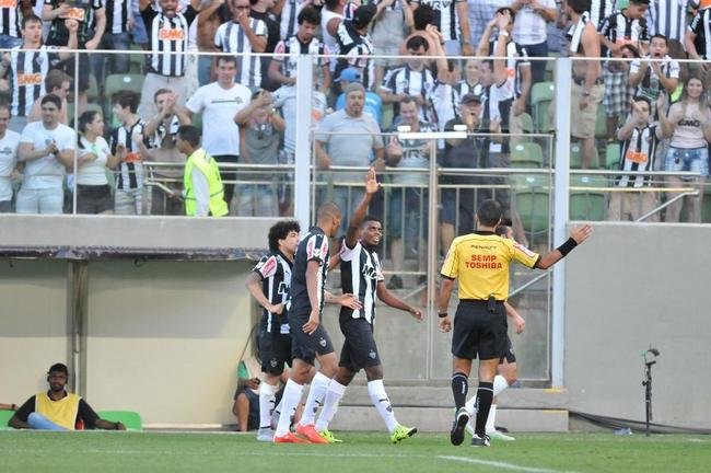 Jemerson marca terceiro gol do Atl�tico sobre o Flamengo, e D�tolo chega � terceira assist�ncia na partida