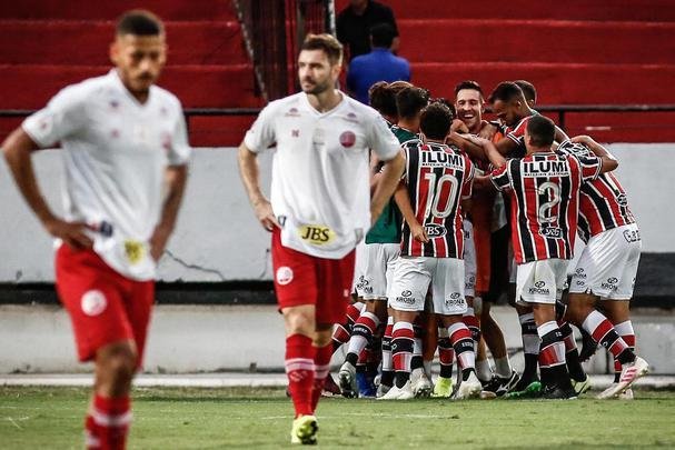 Equipes se enfrentaram pela sétima rodada do Campeonato Pernambucano no estádio do Arruda