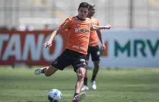 Fotos do primeiro treino de Junior Alonso no retorno ao Atltico