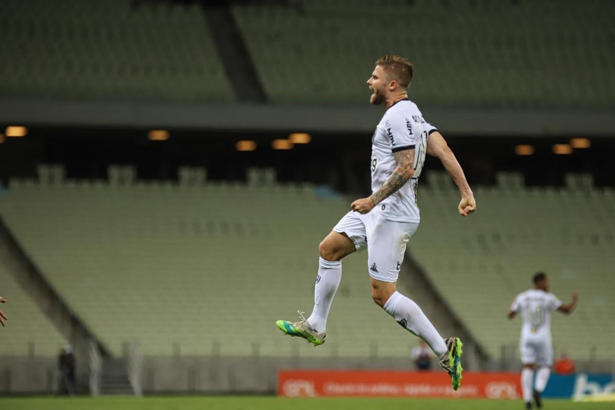 Atltico perdeu por 2 a 1 para o Fortaleza, no Castelo