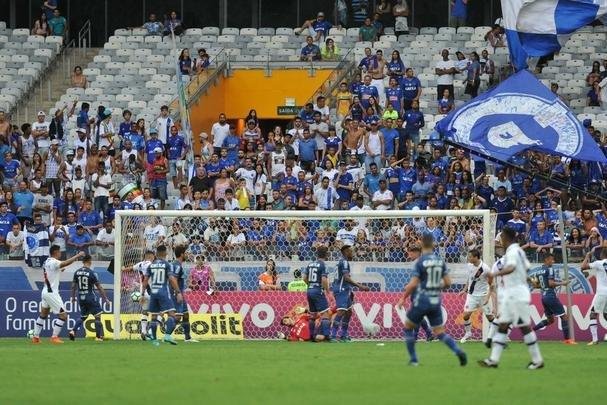 Fotos do jogo entre Cruzeiro e Vasco, no Mineiro, pela 37 rodada do Brasileiro (Leandro Couri/EM D.A Press)