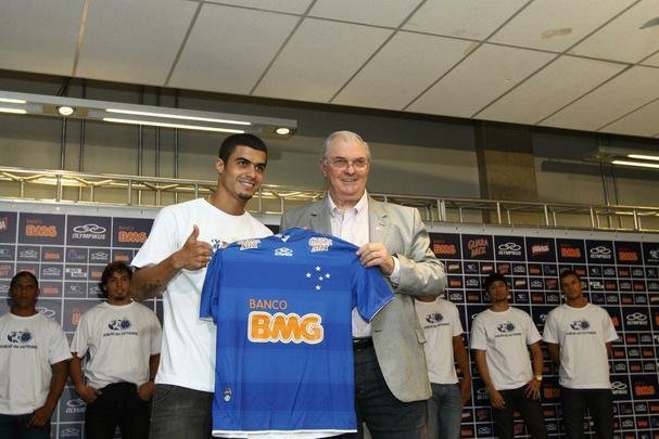 Egídio (2013) - viveu o melhor ano da carreira pelo Goiás, em 2012, ao balançar a rede oito vezes e colaborar com 28 assistências. Pelo Cruzeiro, foi bicampeão brasileiro, em 2013 e 2014, e campeão mineiro, em 2014. Na primeira passagem, disputou 107 jogos, marcou quatro gols e deu 17 assistências. Em 2018, regressou à Toca para substituir Diogo Barbosa, negociado com o Palmeiras. Desde então, participou de 79 partidas, fez um gol e contribuiu com 12 assistências. Ele ganhou os estaduais de 2018 e 2019 e a Copa do Brasil de 2018.