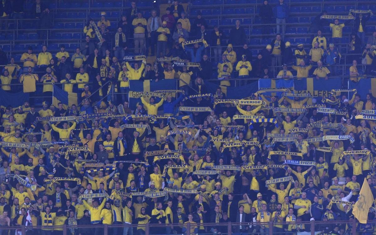 Festa da Sucia com a conquista da vaga na Copa de 2018 sobre a tradicional Itlia