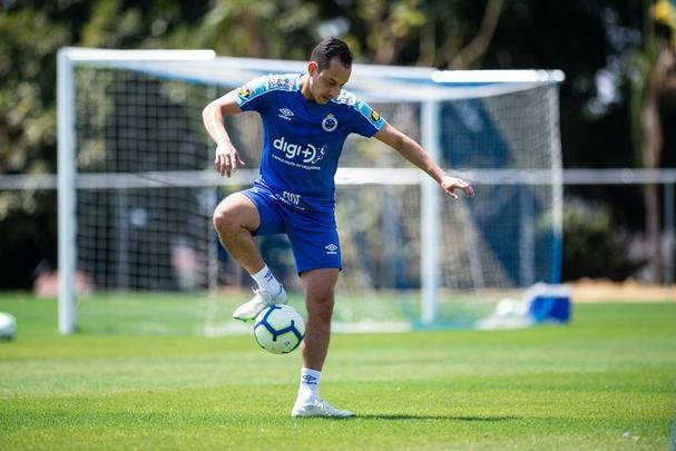 Cruzeiro treinou neste sbado na Toca da Raposa II e concluiu preparao para jogo com o Grmio, neste domingo, s 11h, no Independncia, pela 18 rodada do Brasileiro