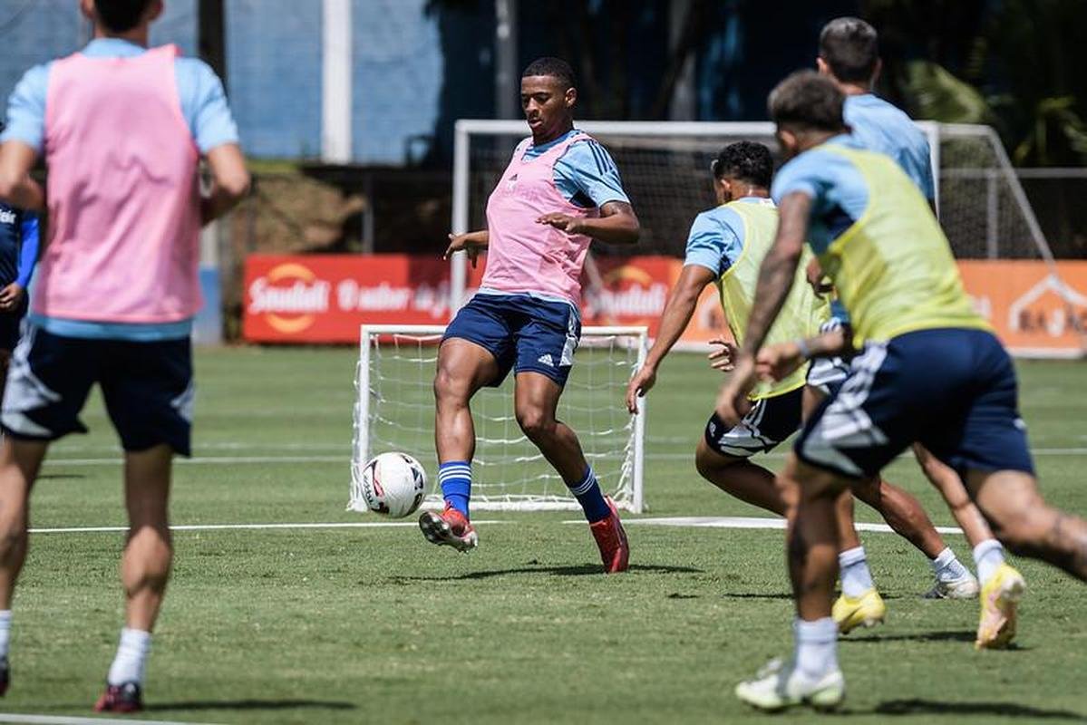 Imagens do treino do Cruzeiro desta segunda-feira (20), na Toca da Raposa II, em Belo Horizonte