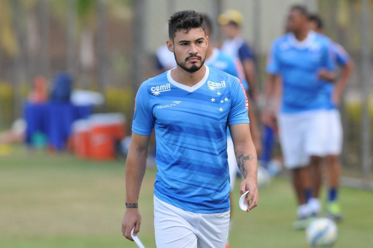 Vincius Arajo (atacante) - vendido em janeiro de 2014 ao Valencia, da Espanha, por 3,5 milhes de euros (R$11,5 milhes)