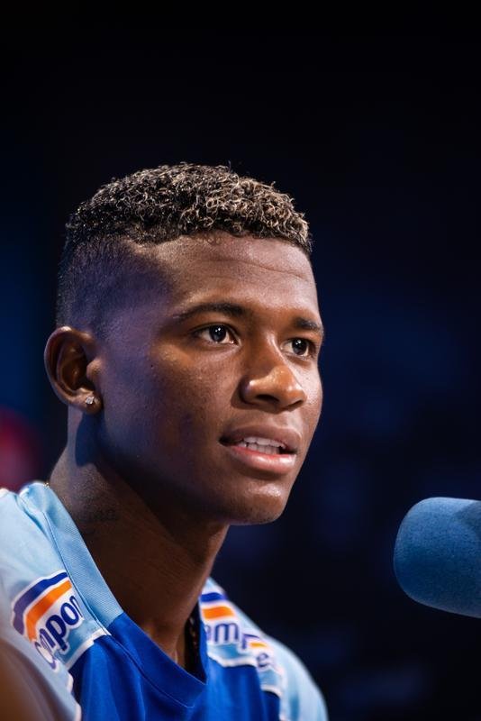 Fotos do treino do Cruzeiro desta sexta-feira, na Toca da Raposa II. Rogrio Ceni monta equipe para jogo deste sbado, s 19h, no Allianz Parque, contra o Palmeiras, pelo Campeonato Brasileiro.