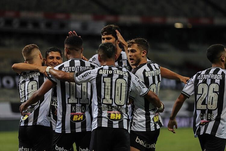 O vice-líder Atlético tem 42 pontos em 23 jogos e 21,2% de chances de título.