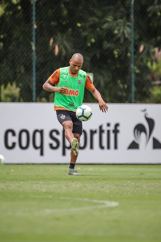 Com Sette Cmara em campo, Atltico se prepara para jogo contra o So Paulo