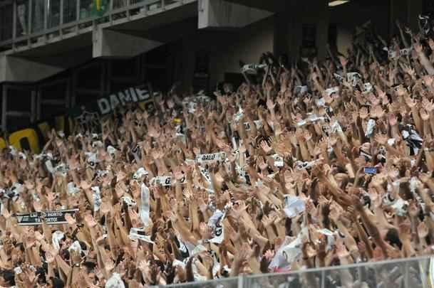 Fotos da torcida do Atltico no Independncia em dia de estreia de Robinho