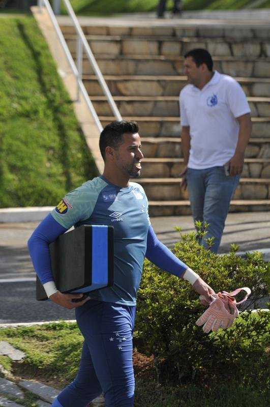 Treino do Cruzeiro nesta segunda marcou o batismo do colombiano Luis Orejuela, reforo para 2019