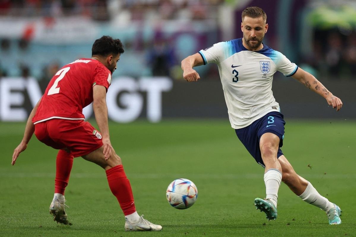 Inglaterra e Ir, no primeiro jogo do Grupo B da Copa do Mundo.