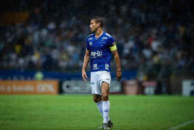 Volan Enrique for Cruzeiro, in 2019 (the player is currently