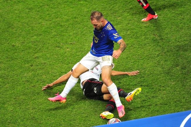 Fotos do duelo entre Cruzeiro e Vitria, no Independncia, em Belo Horizonte, pela 17 rodada da Srie B do Campeonato Brasileiro