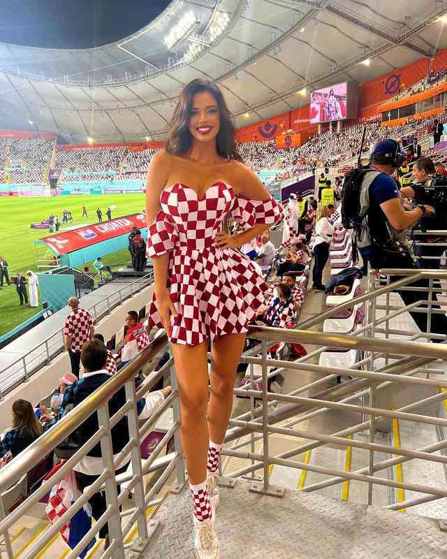 Fotos da modelo croata Ivana Knoll, ex-miss do pas, que viralizou durante a Copa do Mundo de 2022, no Catar