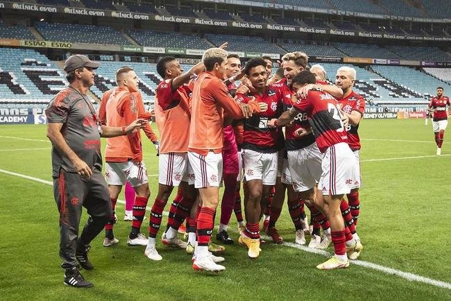 Vitinho chegou a abrir 2 a 0 para o Flamengo na Arena do Grmio
