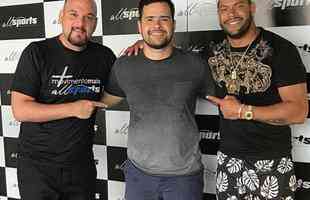 Hulk em BH ao lado dos fisioterapeutas Eduardo Santos e Igor Barbosa
