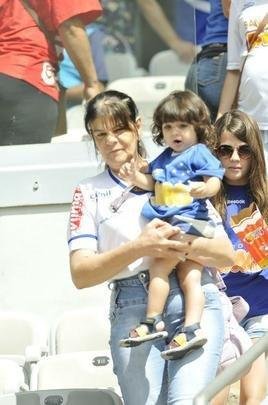 Torcedores do Cruzeiro compareceram em grande nmero ao Mineiro na semifinal contra o Tupi