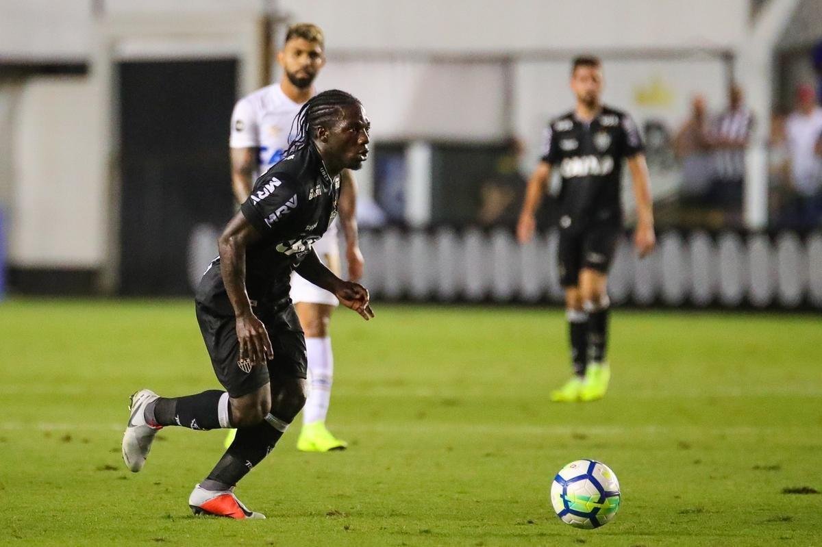 Na Vila Belmiro, Atltico  derrotado pelo Santos por 3 a 2, pela 37 rodada do Campeonato Brasileiro 