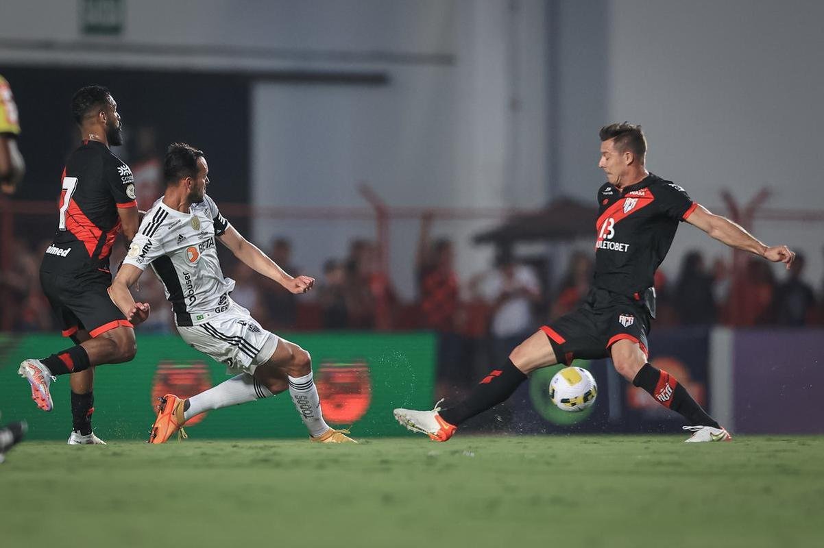 Atltico-GO x Atltico: veja fotos do jogo pelo Brasileiro
