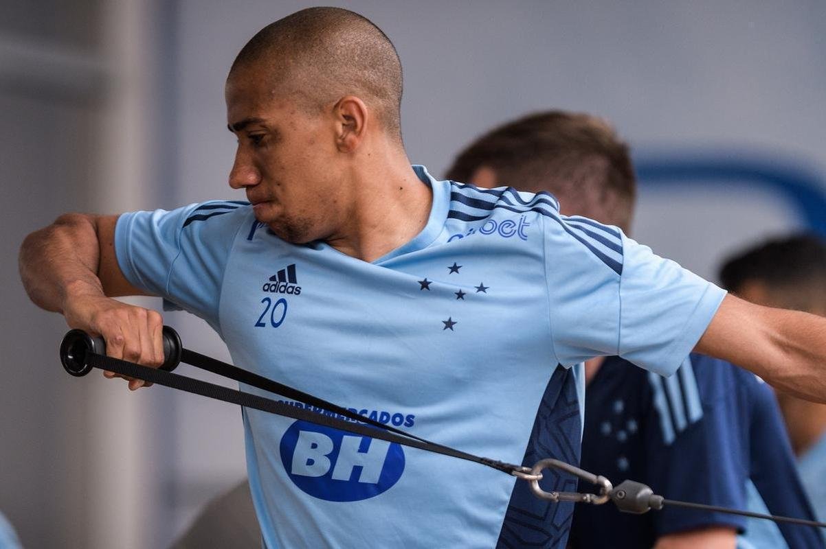 Pablo Siles, meio-campista (fim de contrato). Retornou ao Athletico-PR, onde tem realizados trabalhos separadamente