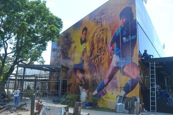 Centro de convenes para 1.500 pessoas tem arquibancada, camarote e janelo para o gramado e ser inaugurado neste sbado