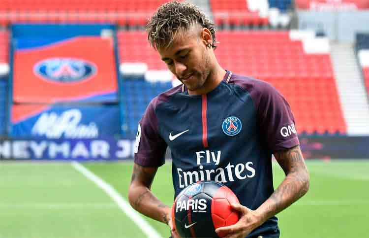 Mi casa, su casa: Neymar leva Seleção ao Parque dos Príncipes em