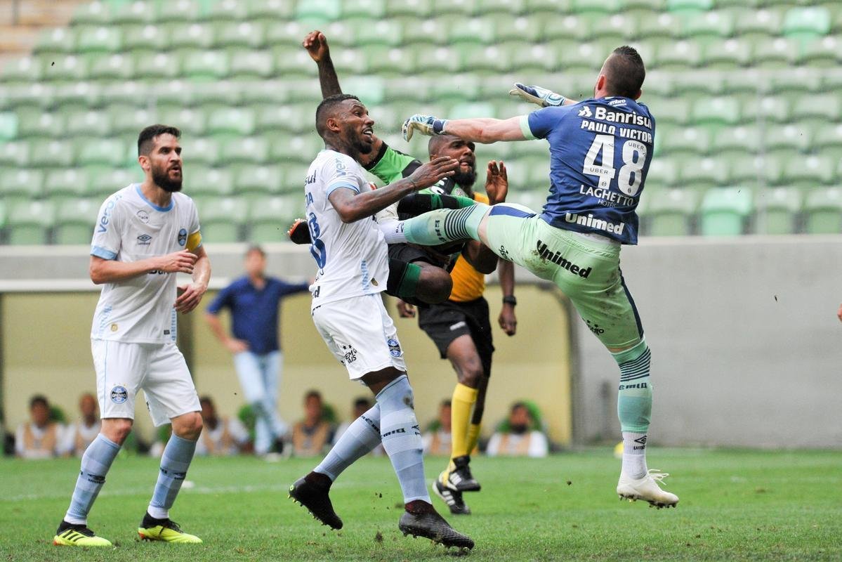 Fotos de América x Grêmio, neste sábado (20/10), no Independência, pela 30ª rodada do Campeonato Brasileiro