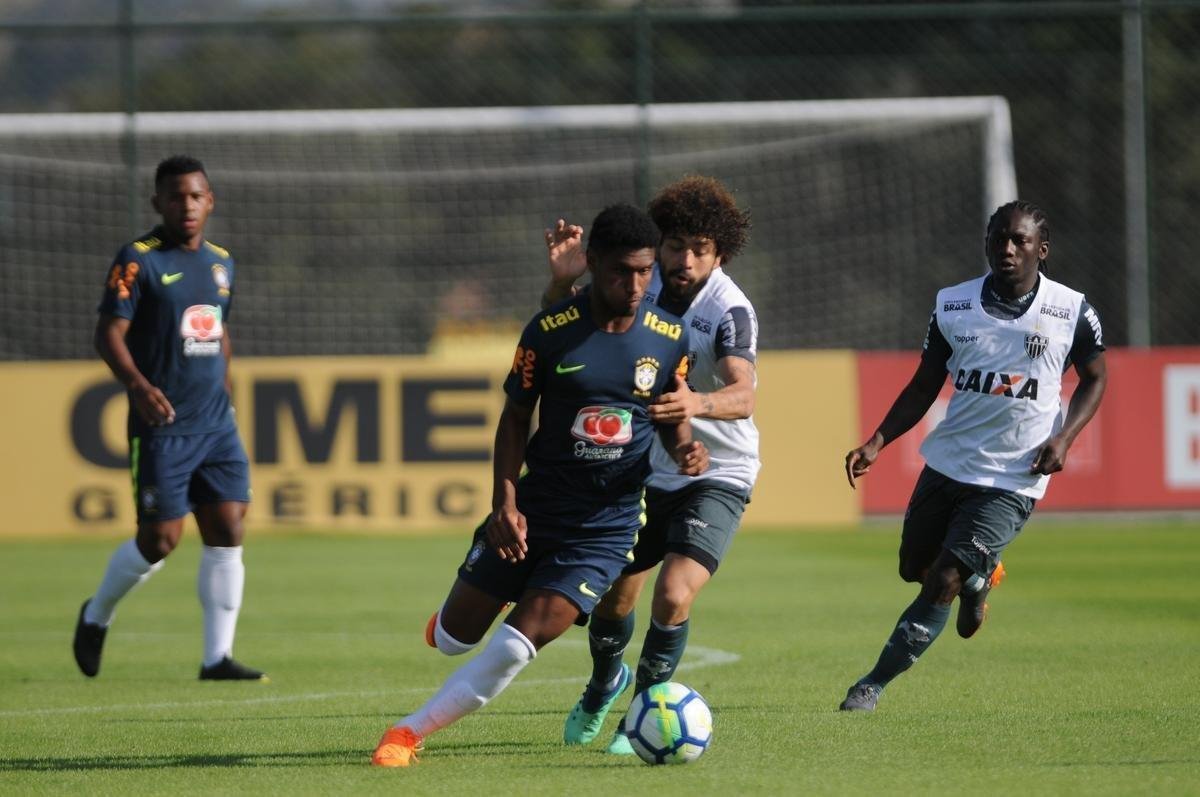 Atltico colocou alguns reforos em campo e derrotou a Seleo Brasileira Sub-20 por 5 a 3 com gols de Ricardo Oliveira (2), Denlson, Terans e Erik. Jhonny Lucas, Alerrandro e Alan descontaram.